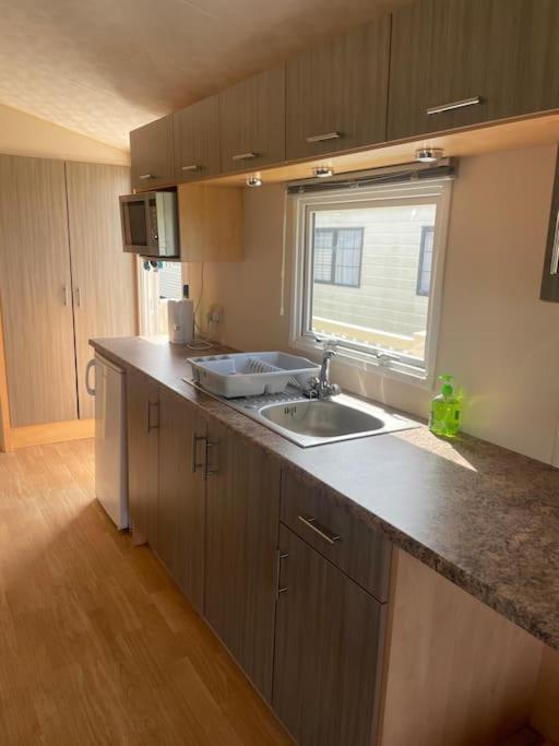 Whitstable Vacation Apartment Seasalter Bagian luar foto