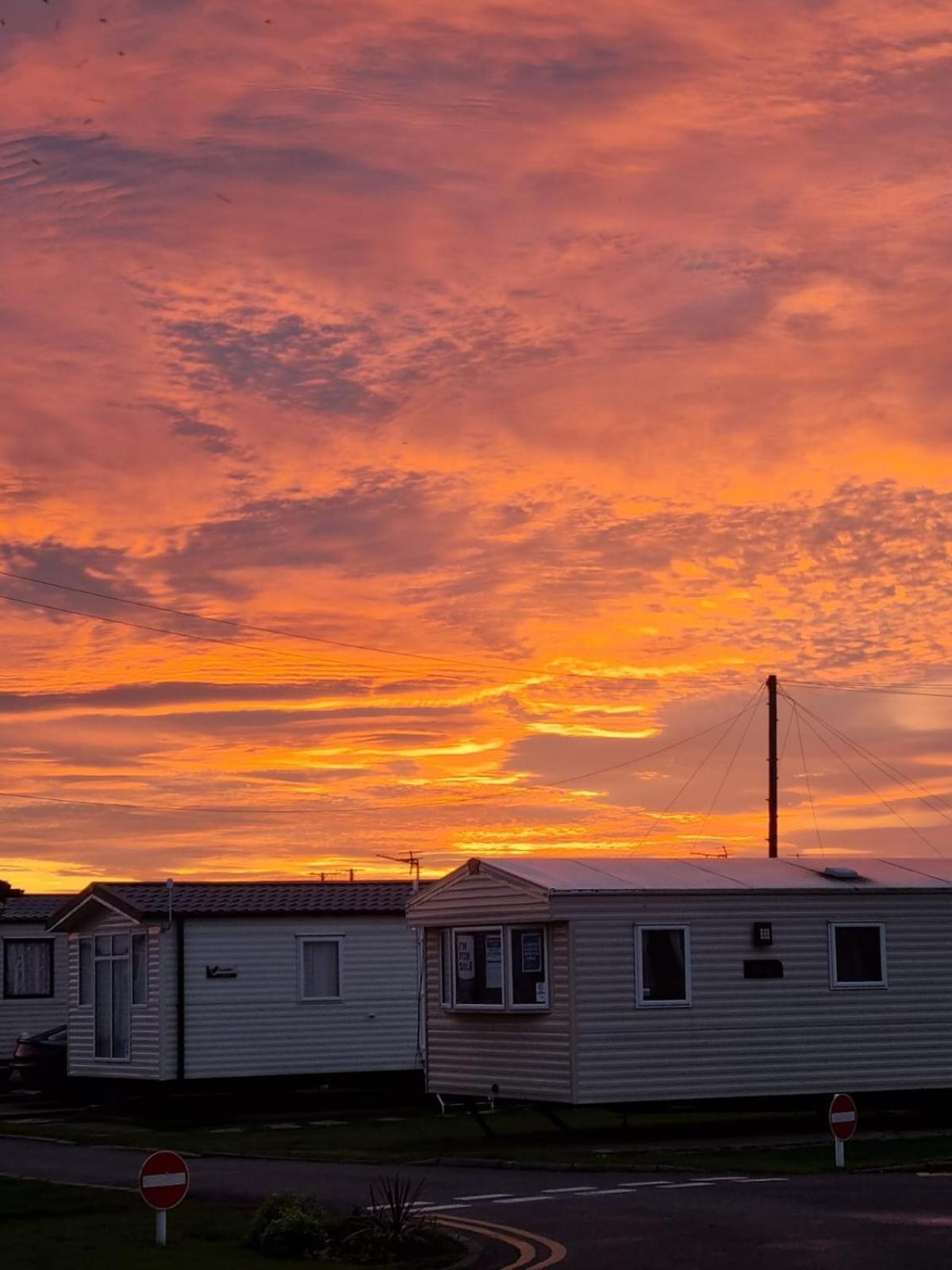 Whitstable Vacation Apartment Seasalter Bagian luar foto